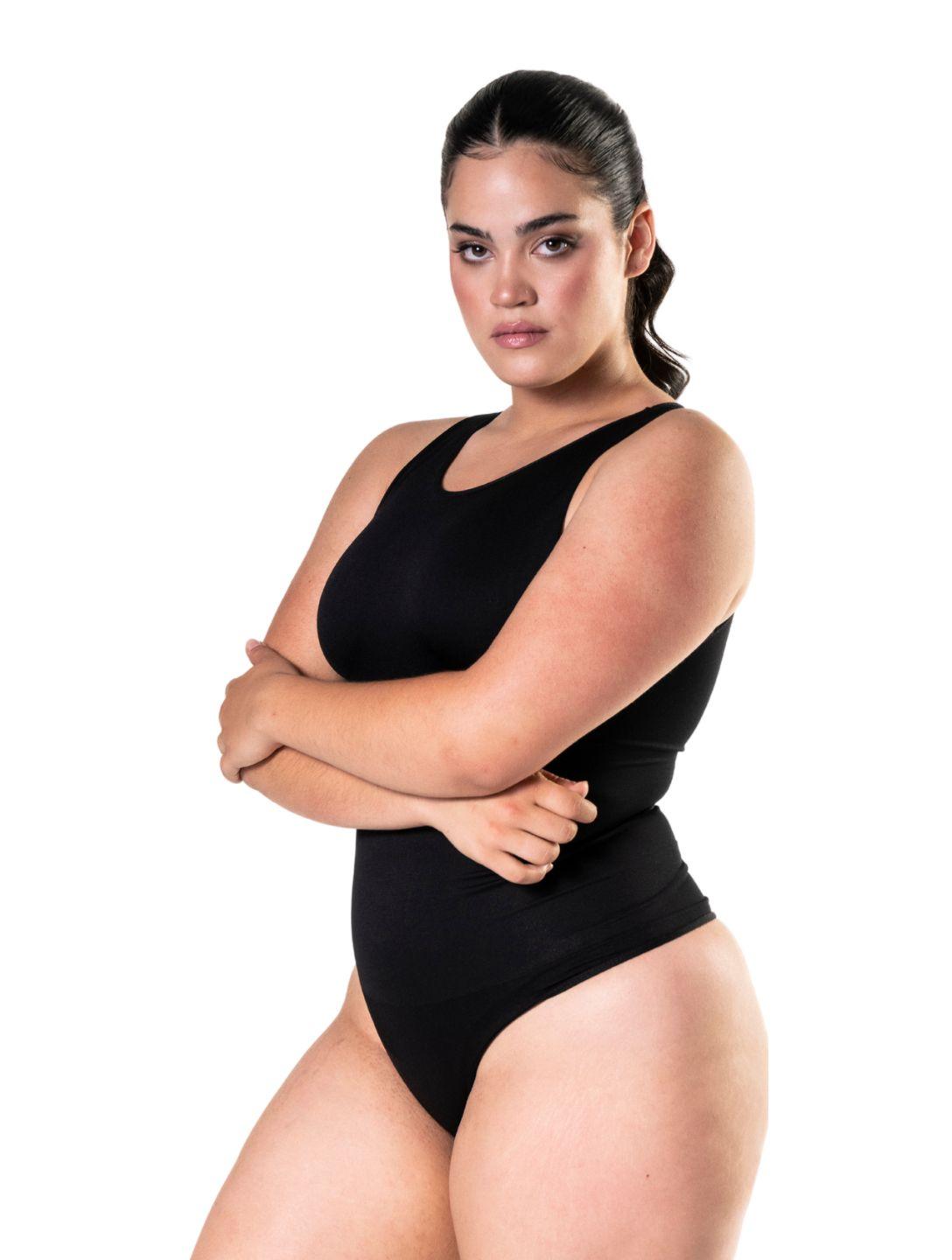 Body gainant à col rond en tanga pour un contrôle optimal et un style élégant